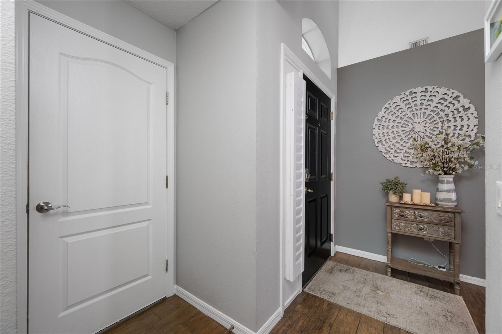 Image 7 of 41 For 10031 Creek Bluff Drive