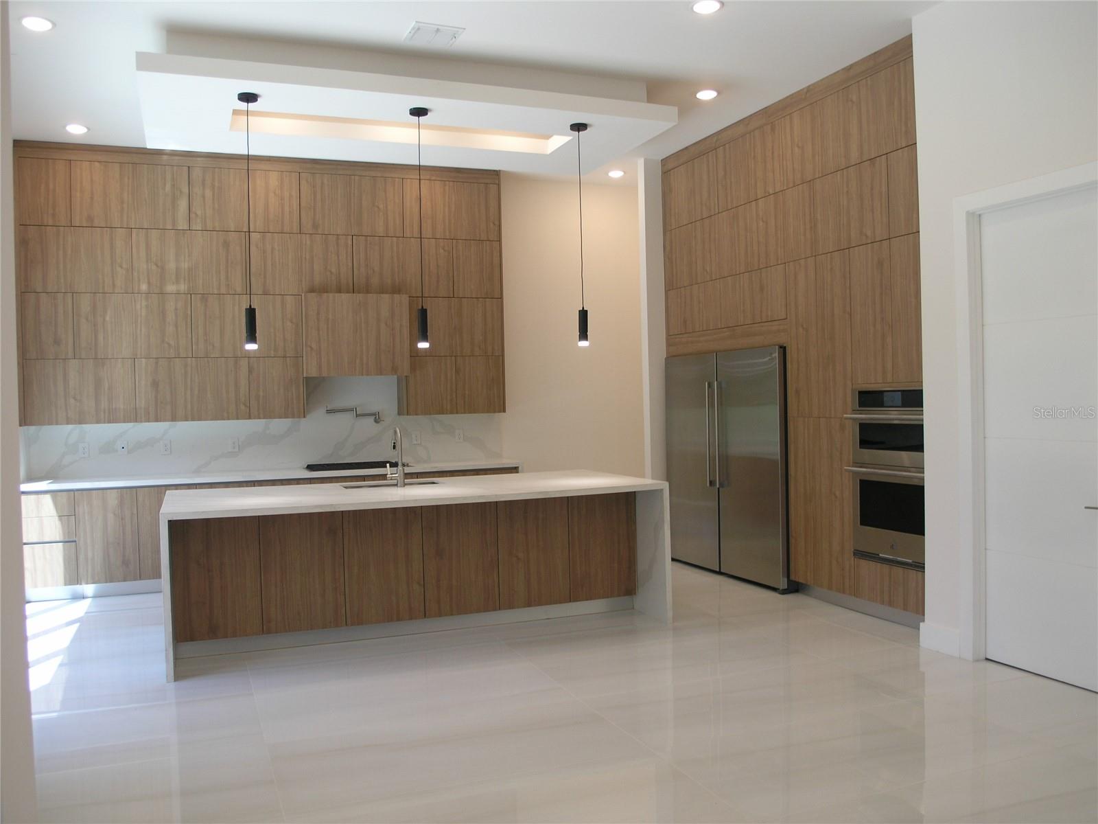 Image 11 of 20 For 4426 Euclid Avenue