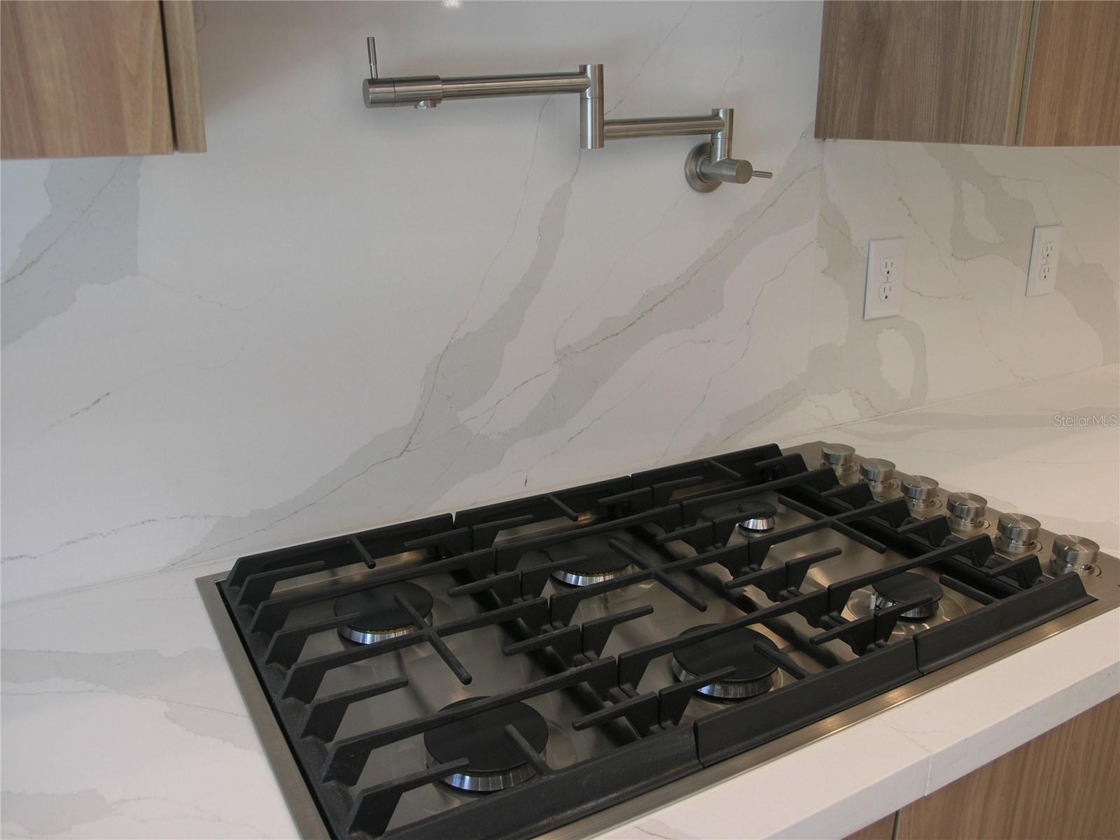 Image 14 of 20 For 4426 Euclid Avenue