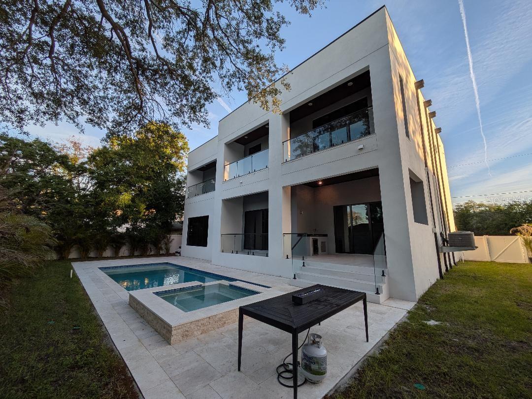 Image 3 of 20 For 4426 Euclid Avenue