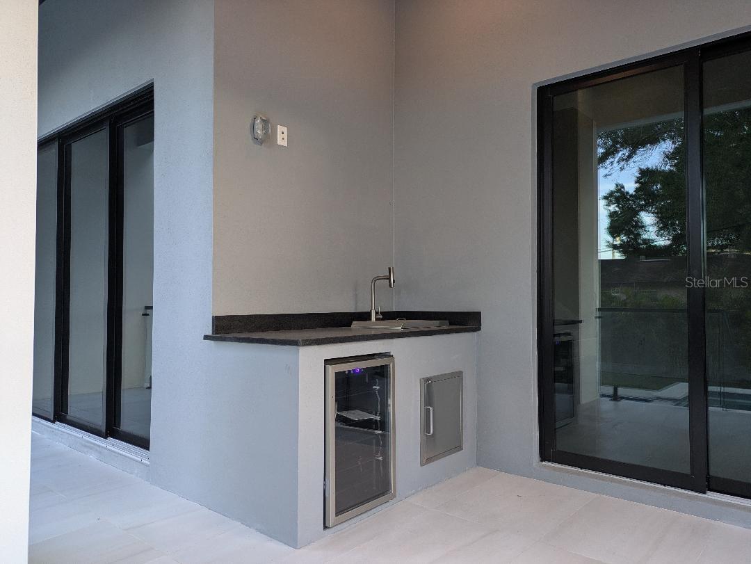 Image 8 of 20 For 4426 Euclid Avenue