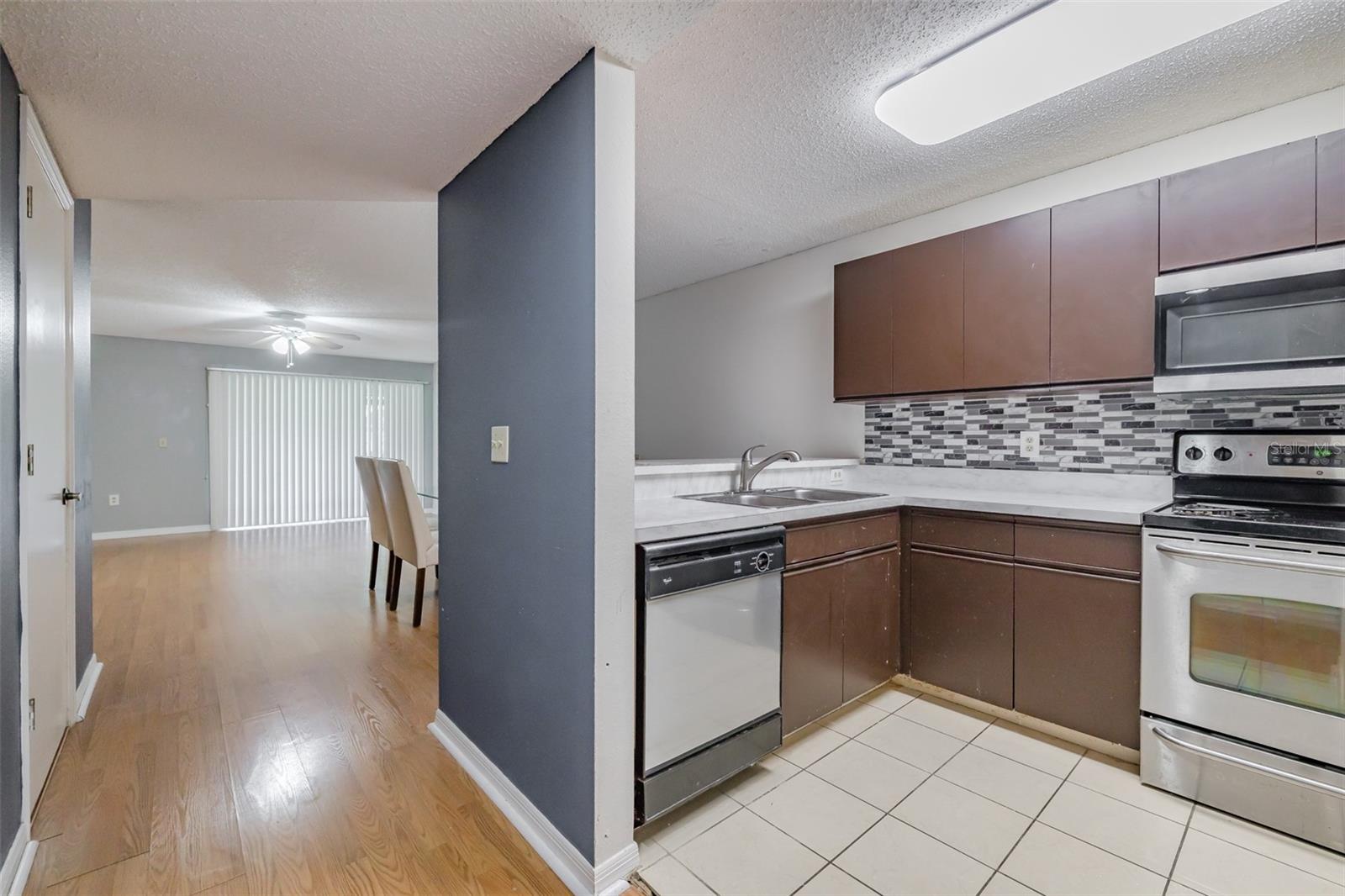 Image 7 of 63 For 14643 Par Club Circle 14643