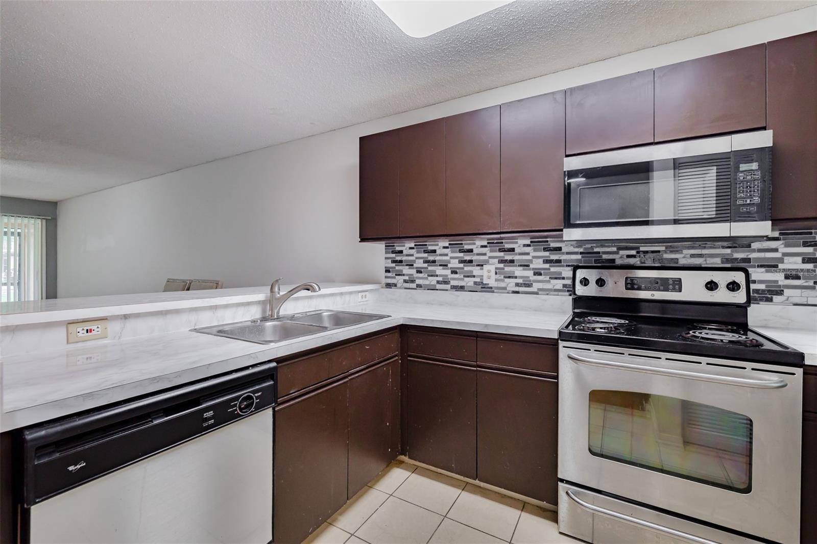 Image 8 of 63 For 14643 Par Club Circle 14643