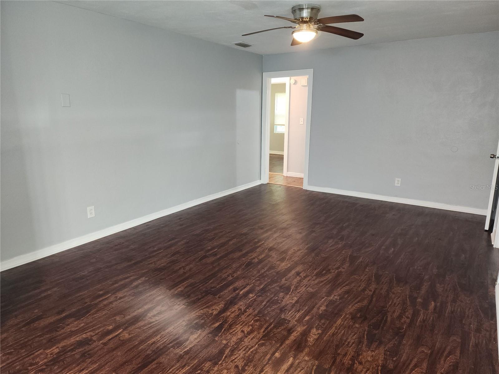 Image 3 of 5 For 3467 Columbus Avenue