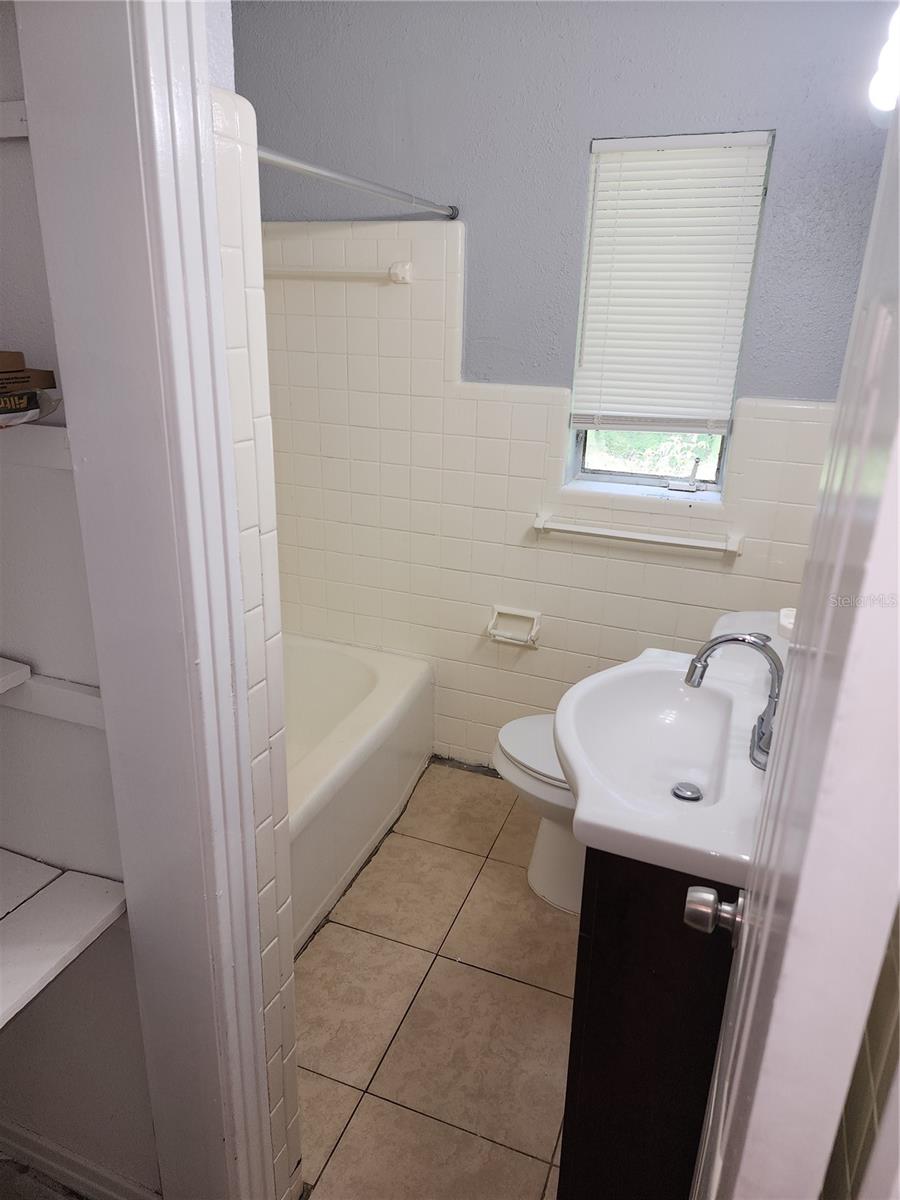 Image 4 of 5 For 3467 Columbus Avenue