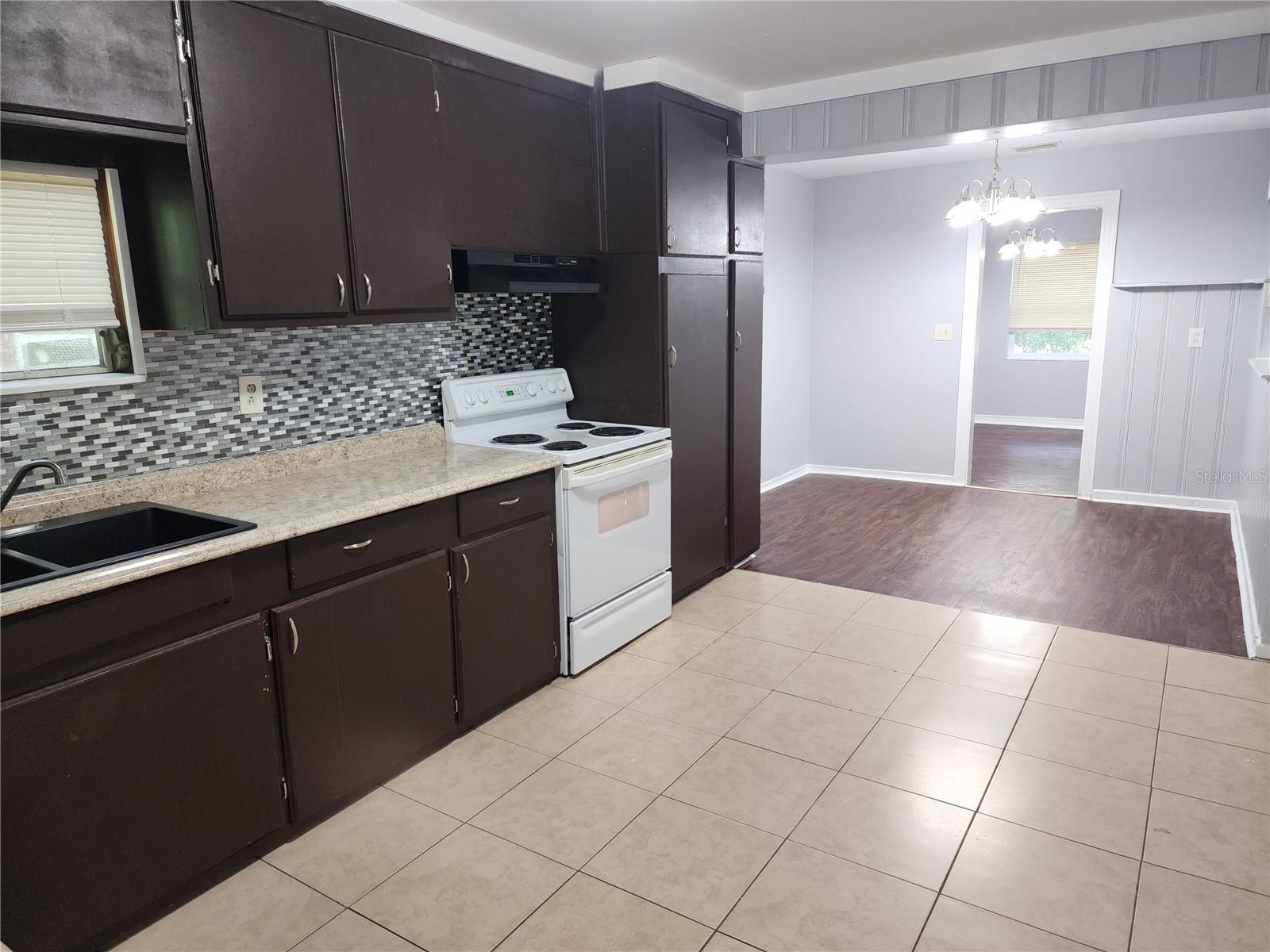 Image 5 of 5 For 3467 Columbus Avenue