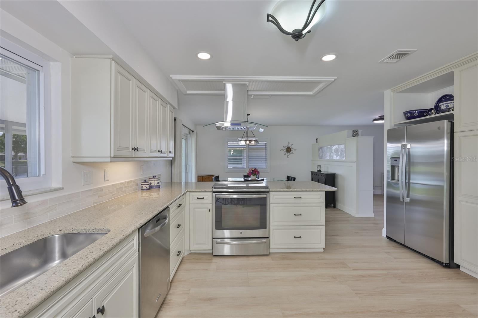 Image 28 of 51 For 2003 Wedge Court