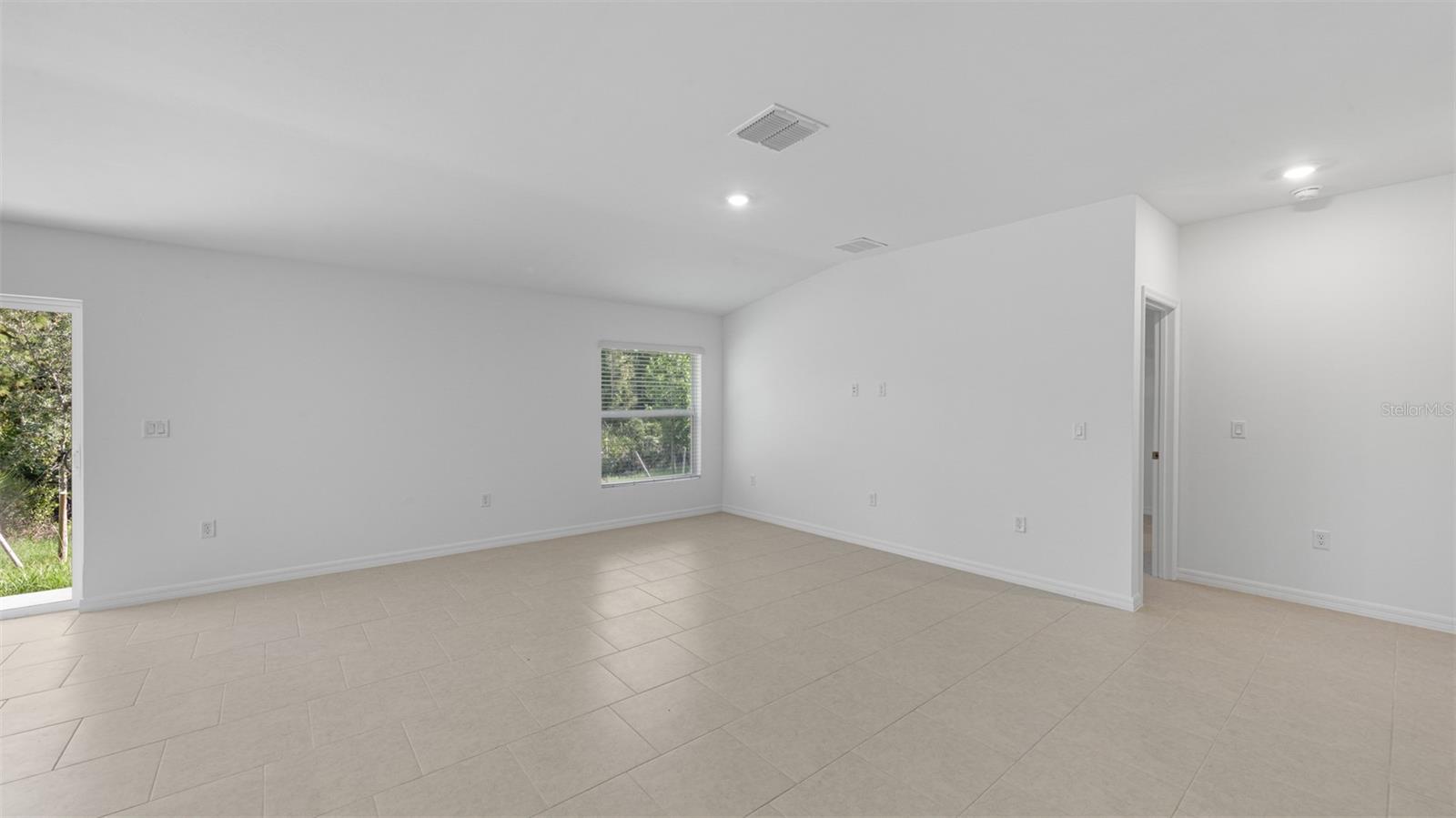 Image 20 of 26 For 1437 Pulaski Street