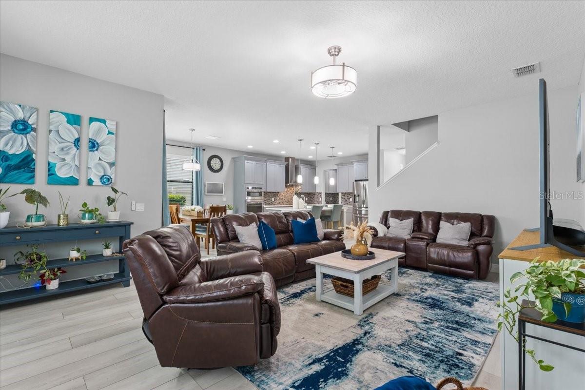 Image 16 of 63 For 1675 Feather Grass Loop