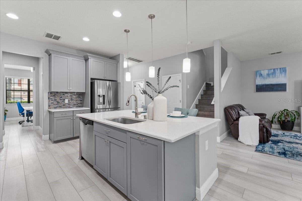 Image 21 of 63 For 1675 Feather Grass Loop