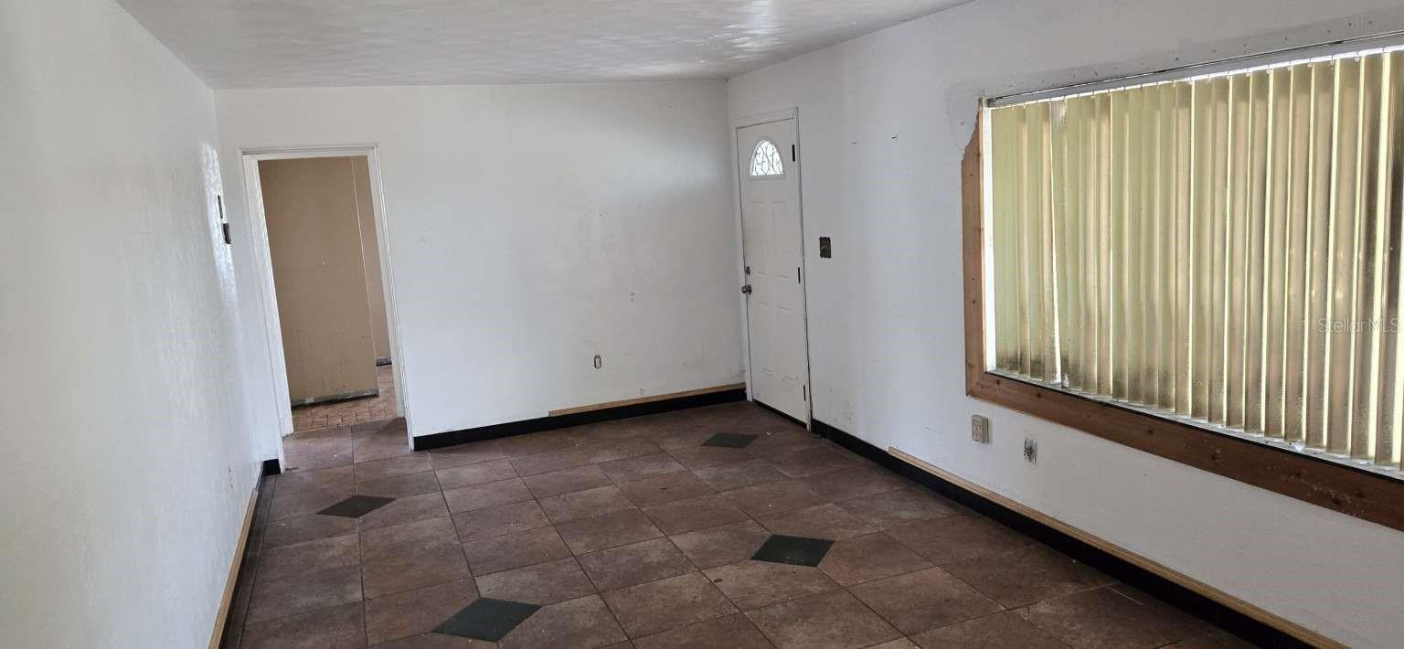 Image 10 of 14 For 833 Sherwood Drive