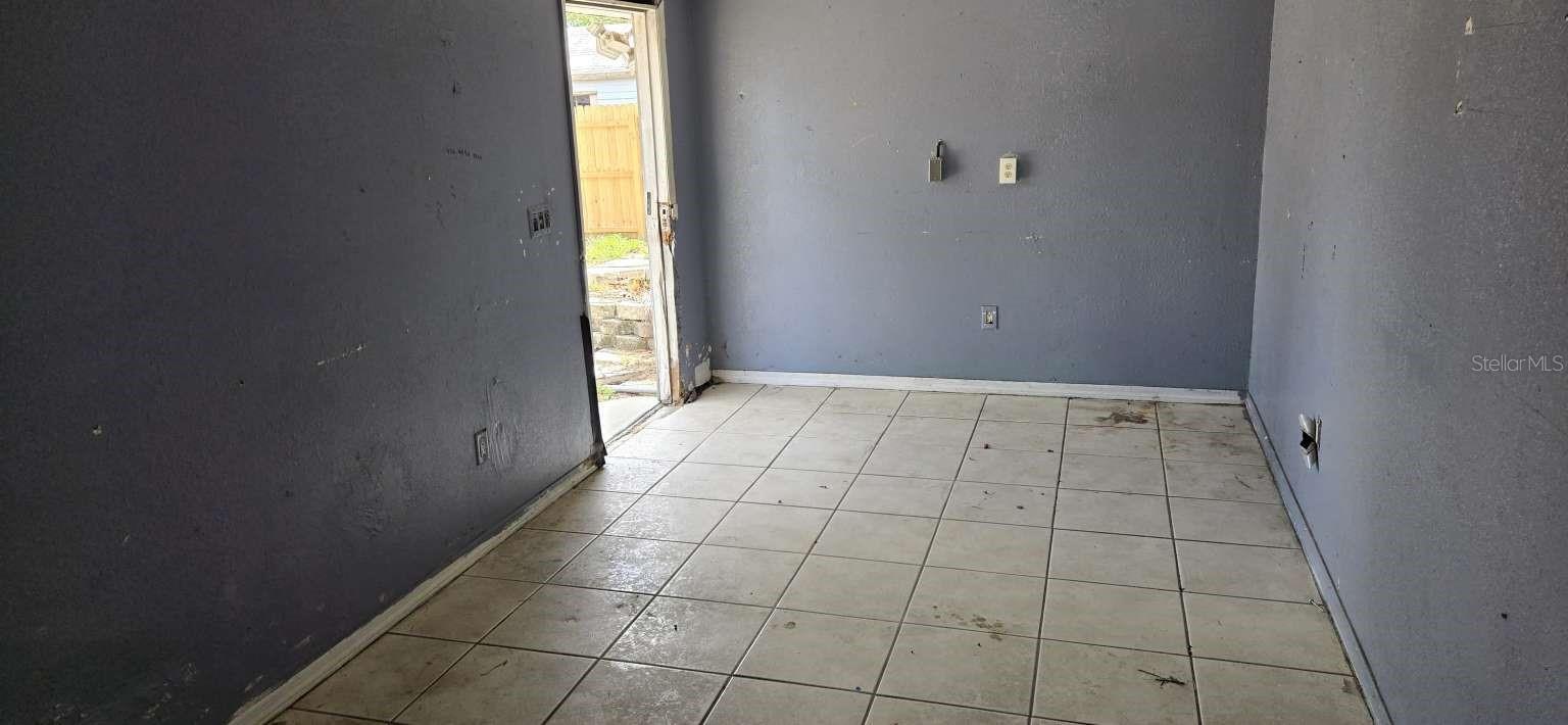 Image 13 of 14 For 833 Sherwood Drive