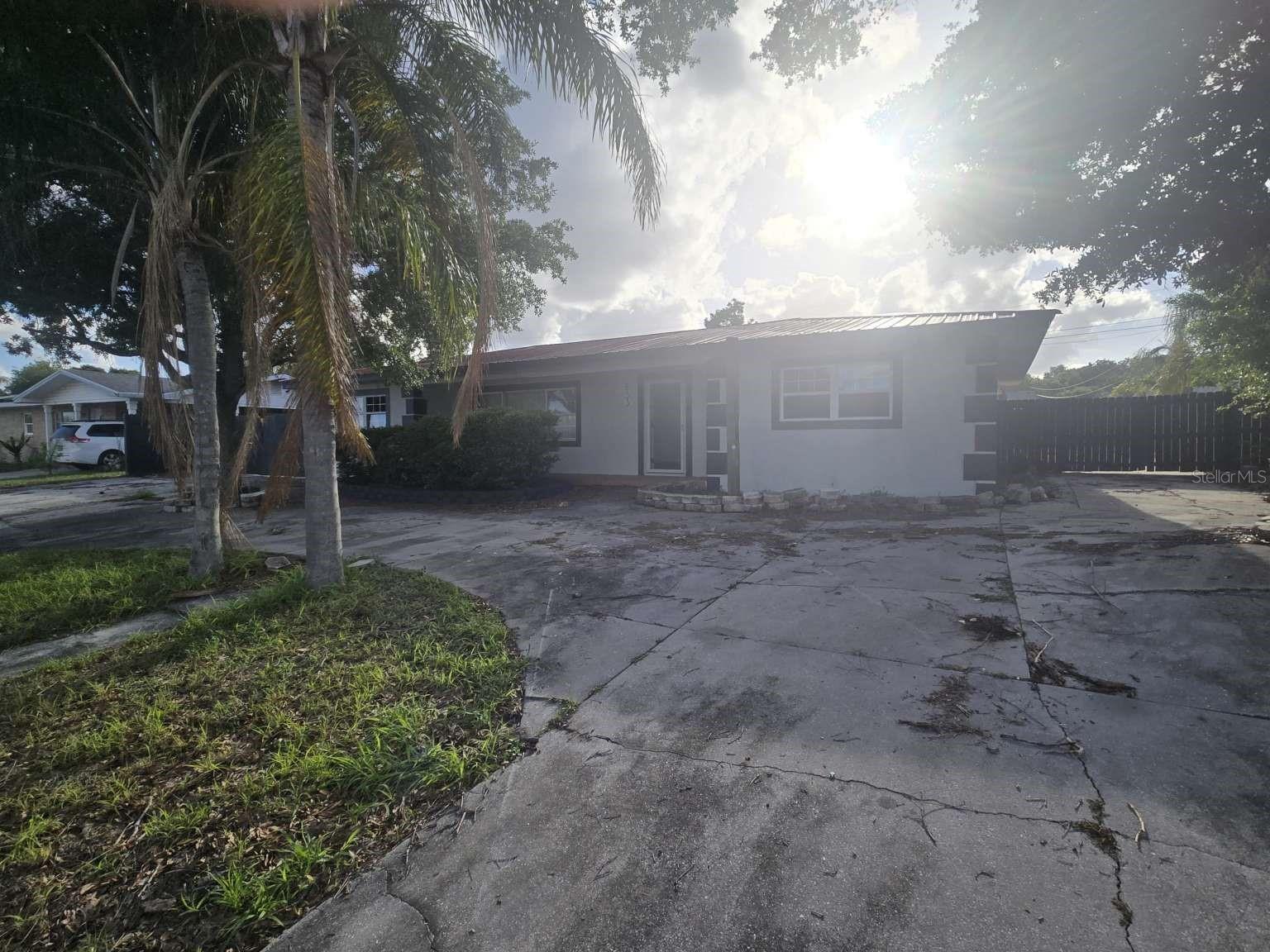 Image 3 of 14 For 833 Sherwood Drive