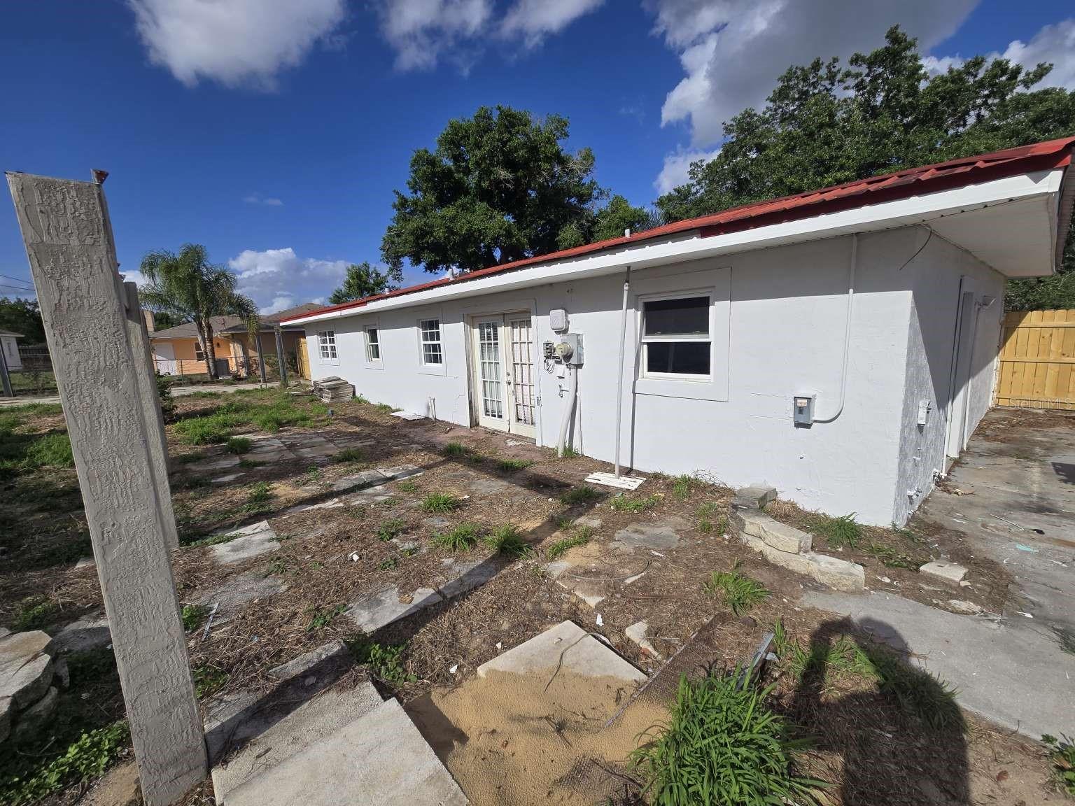 Image 5 of 14 For 833 Sherwood Drive