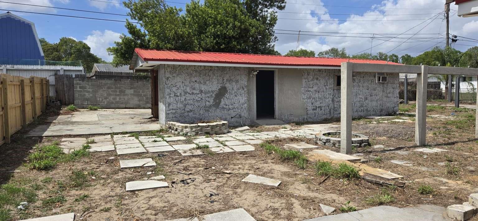 Image 7 of 14 For 833 Sherwood Drive