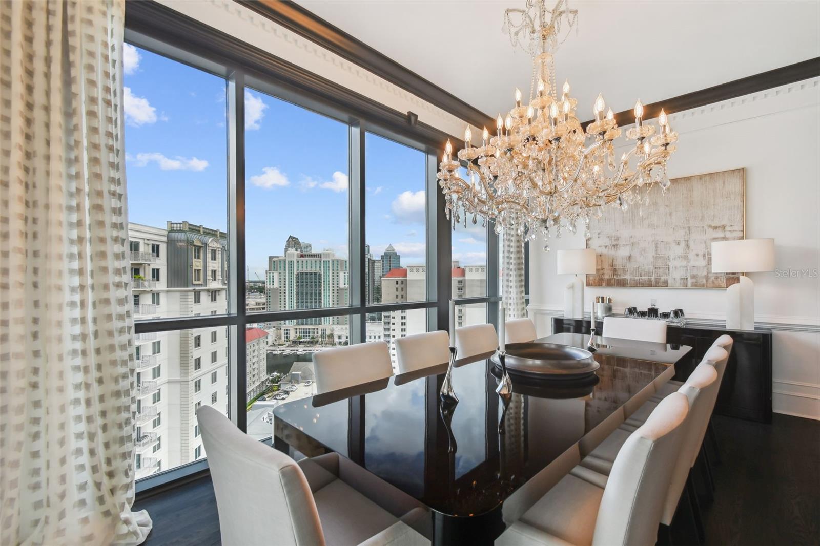 Image 19 of 87 For 450 Knights Run Avenue 2004