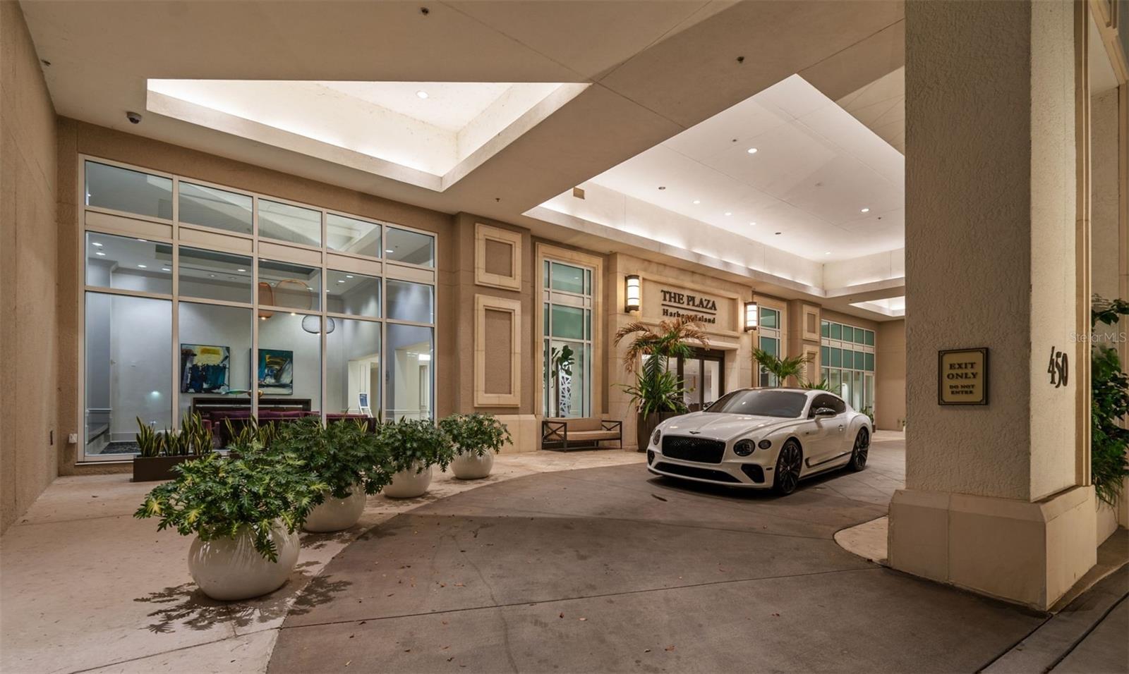 Image 2 of 87 For 450 Knights Run Avenue 2004