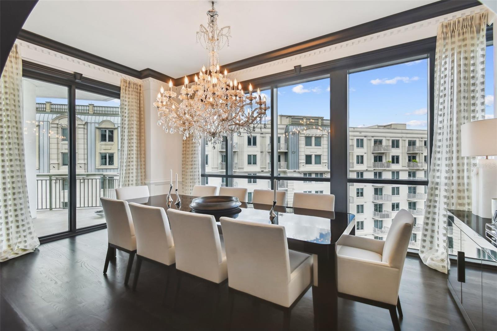 Image 20 of 87 For 450 Knights Run Avenue 2004