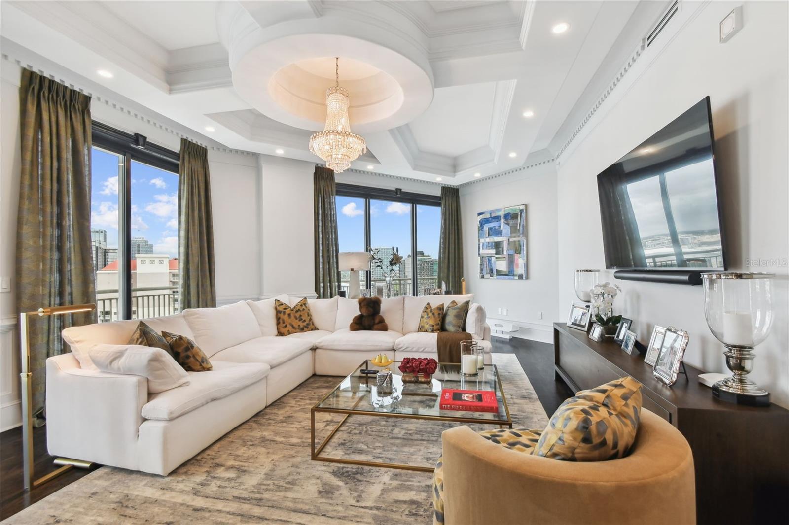 Image 30 of 87 For 450 Knights Run Avenue 2004