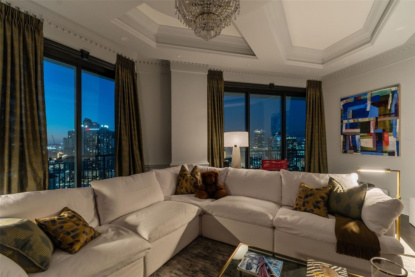 Image 31 of 87 For 450 Knights Run Avenue 2004