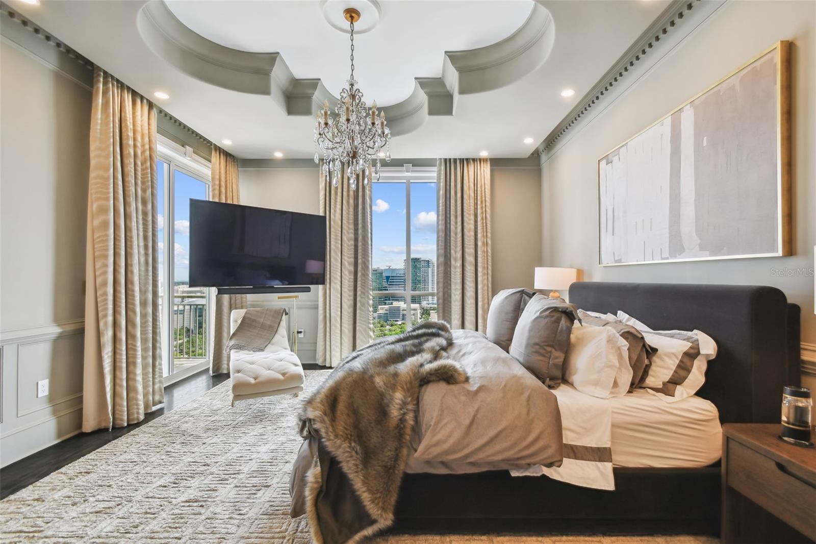 Image 35 of 87 For 450 Knights Run Avenue 2004