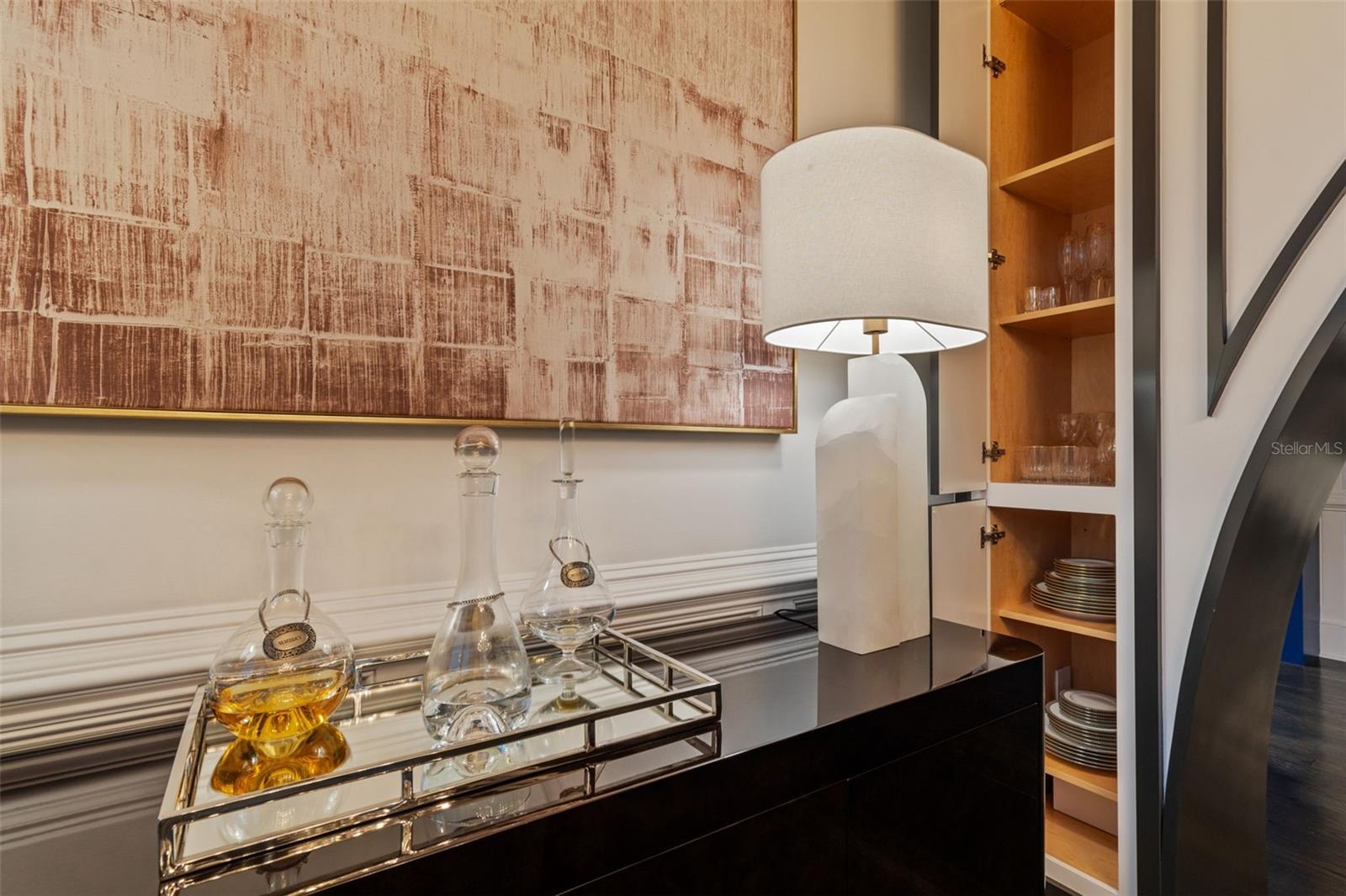 Image 4 of 87 For 450 Knights Run Avenue 2004