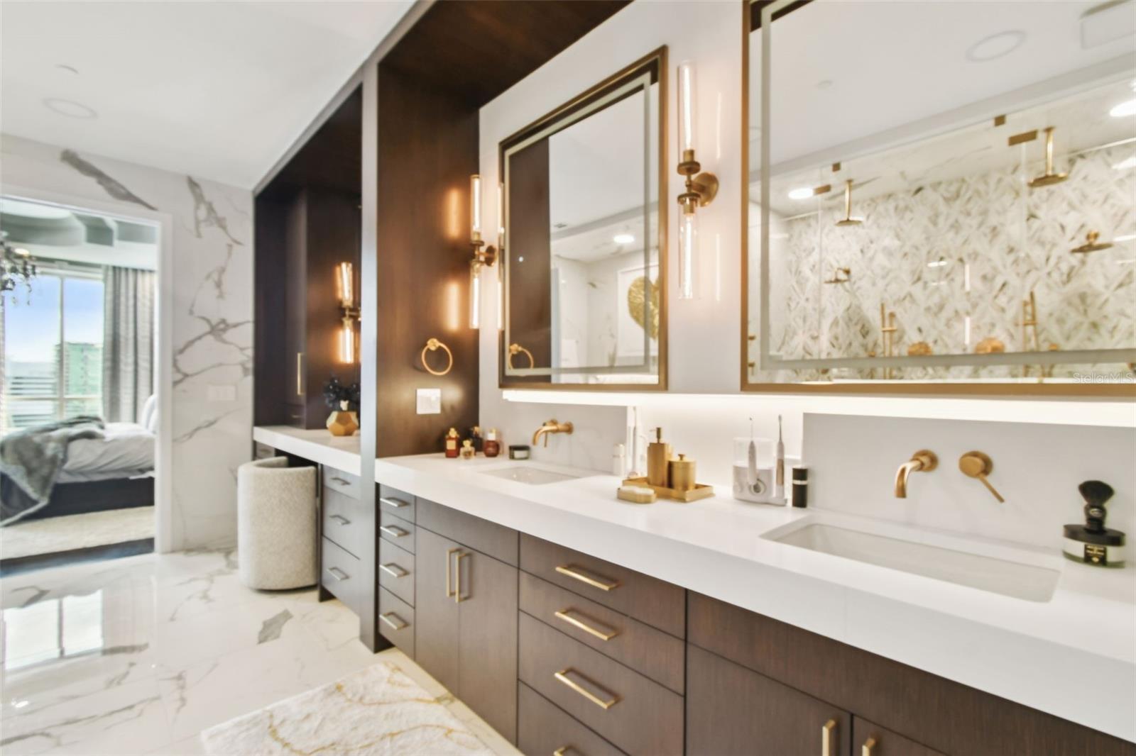 Image 40 of 87 For 450 Knights Run Avenue 2004