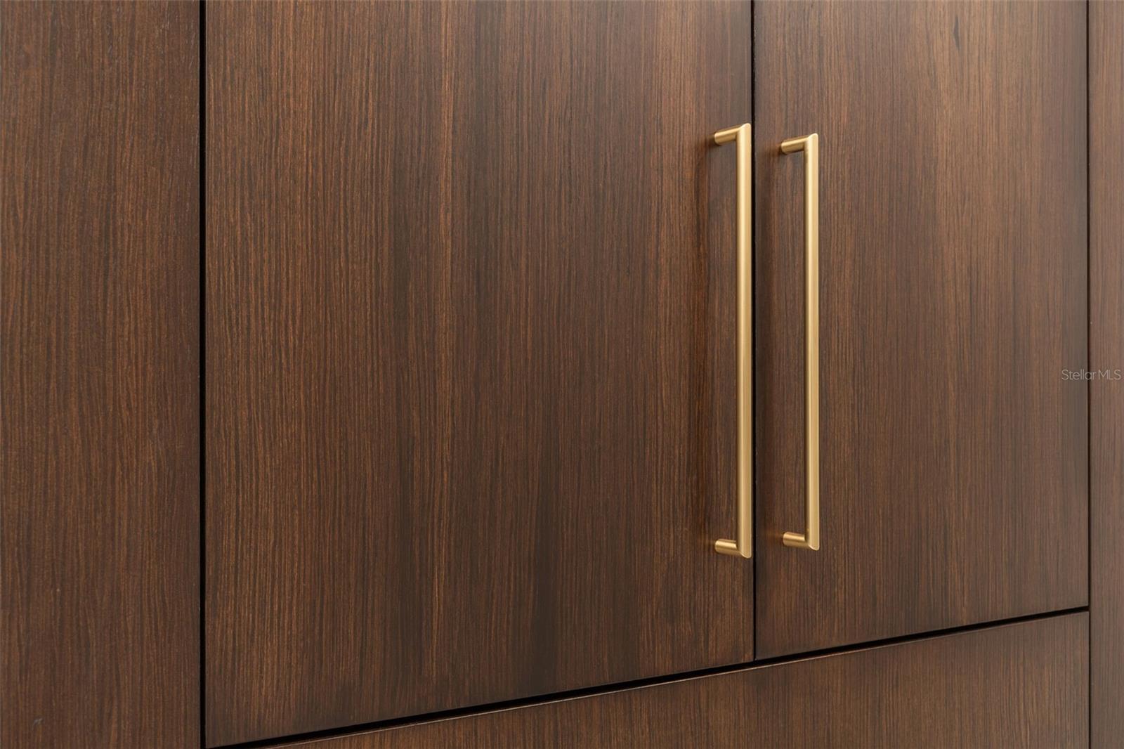 Image 41 of 87 For 450 Knights Run Avenue 2004