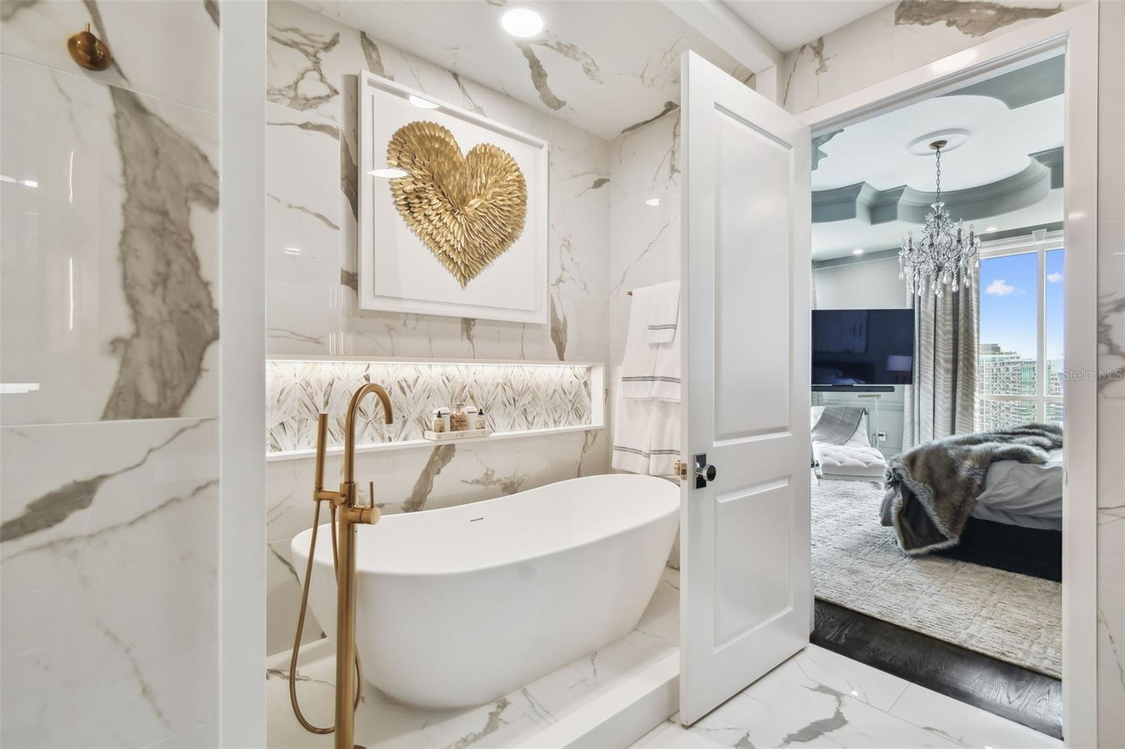 Image 44 of 87 For 450 Knights Run Avenue 2004