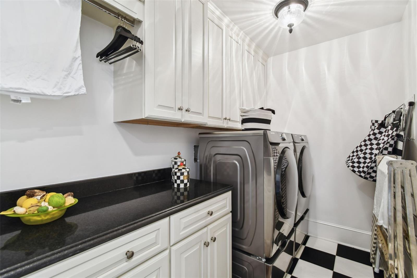 Image 54 of 87 For 450 Knights Run Avenue 2004