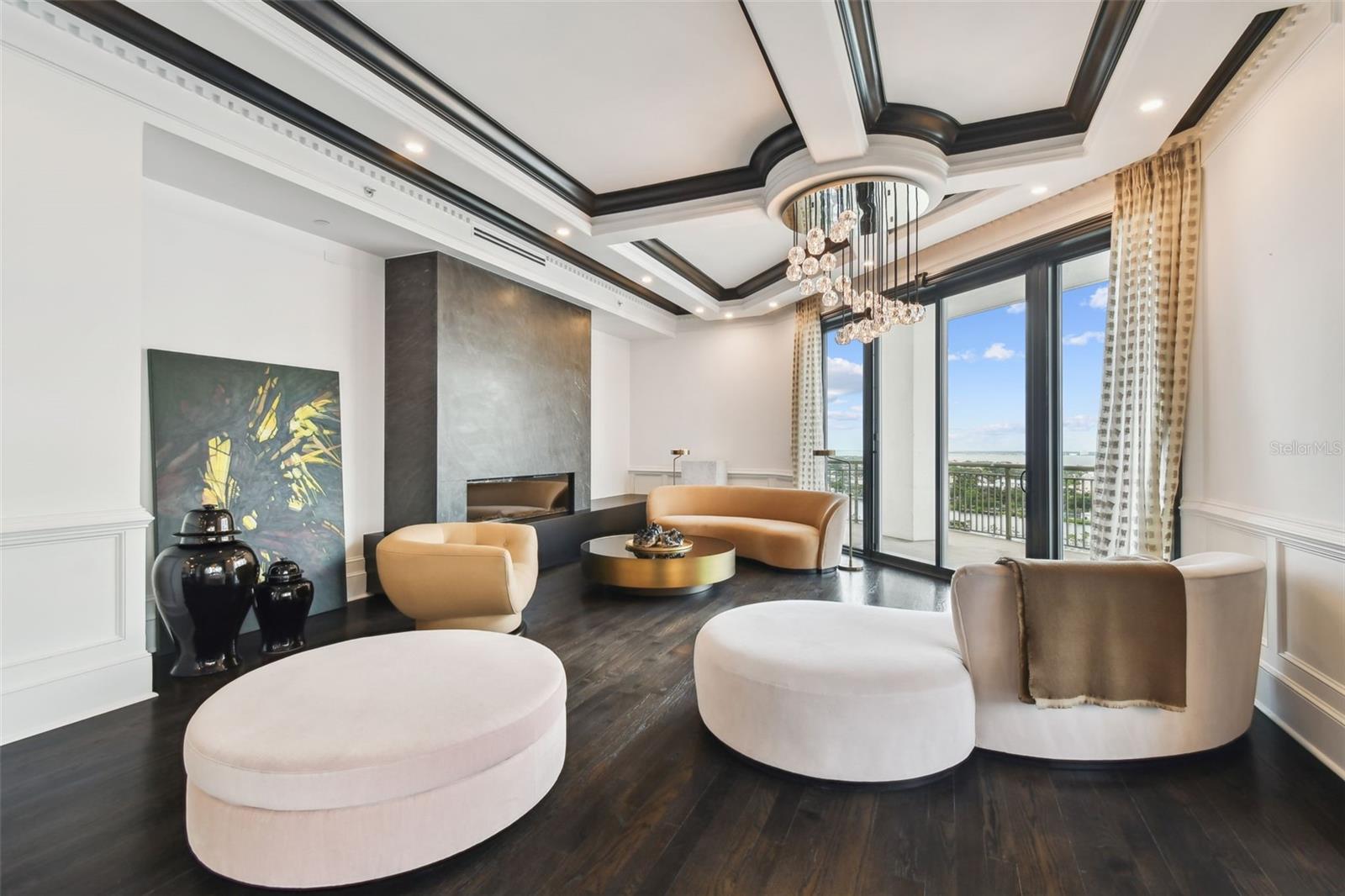 Image 6 of 87 For 450 Knights Run Avenue 2004