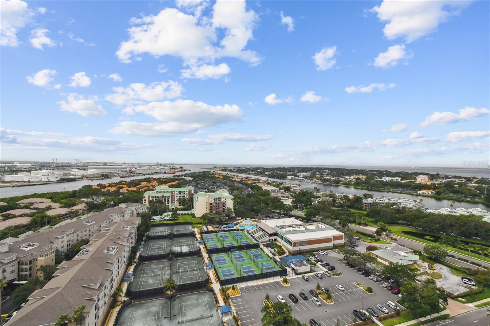 Image 61 of 87 For 450 Knights Run Avenue 2004