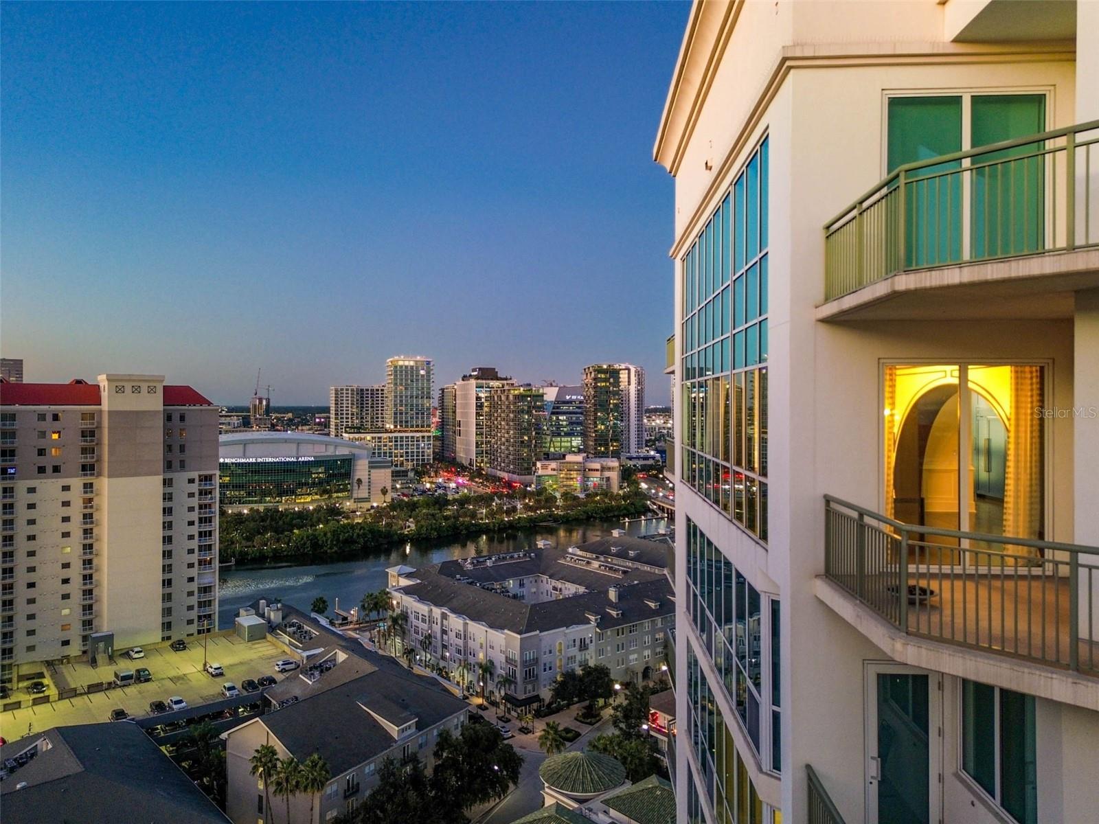 Image 65 of 87 For 450 Knights Run Avenue 2004