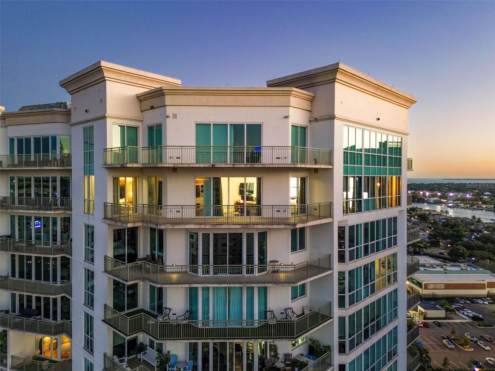 Image 66 of 87 For 450 Knights Run Avenue 2004