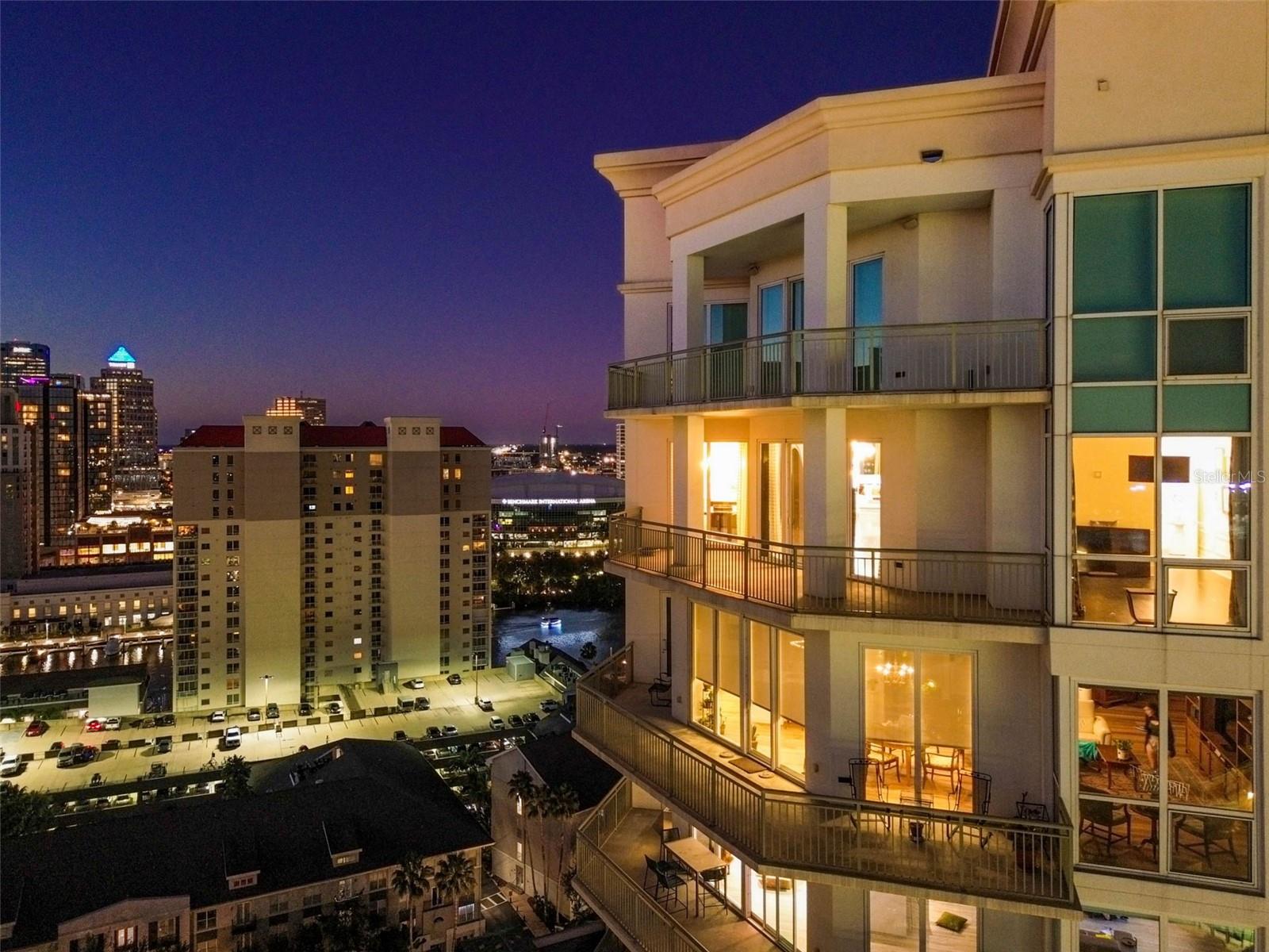 Image 67 of 87 For 450 Knights Run Avenue 2004