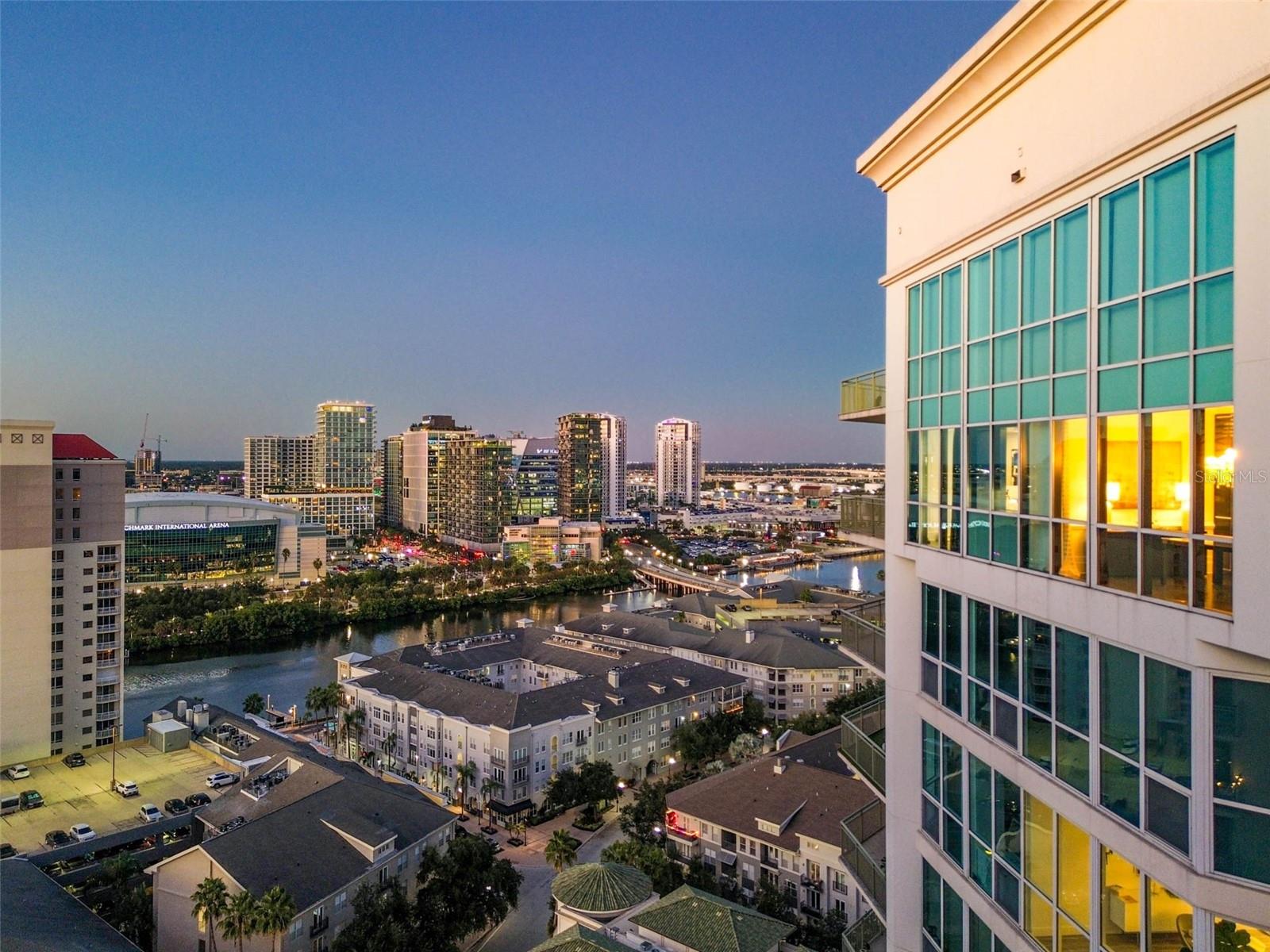 Image 68 of 87 For 450 Knights Run Avenue 2004