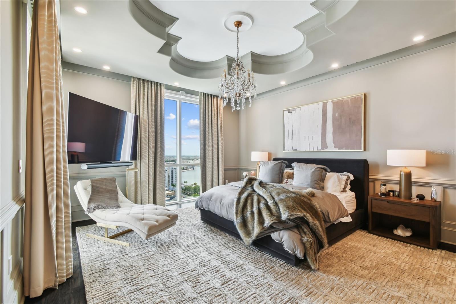 Image 7 of 87 For 450 Knights Run Avenue 2004