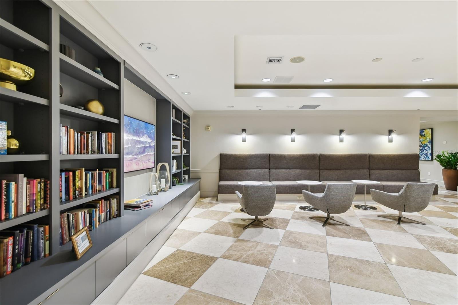 Image 79 of 87 For 450 Knights Run Avenue 2004