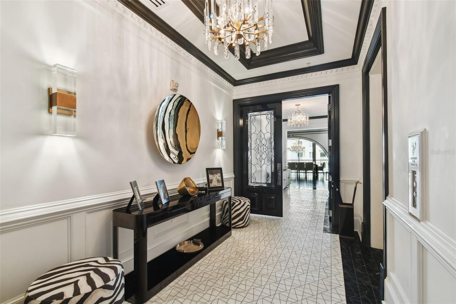 Image 8 of 87 For 450 Knights Run Avenue 2004