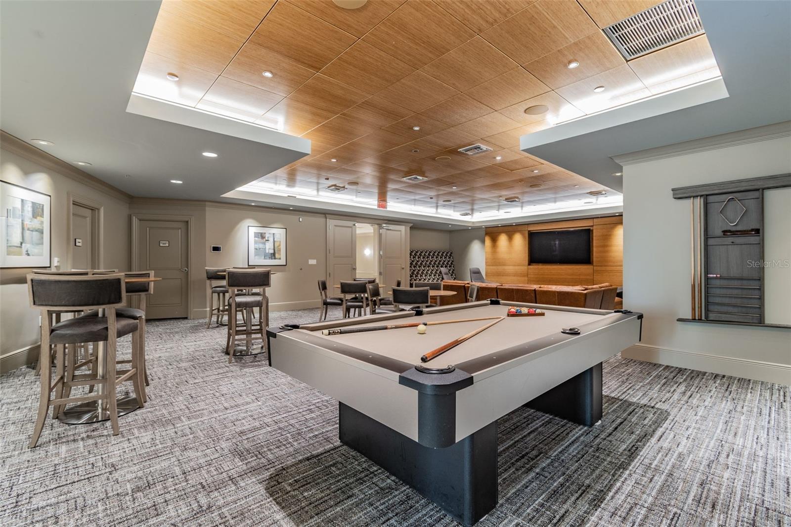 Image 83 of 87 For 450 Knights Run Avenue 2004