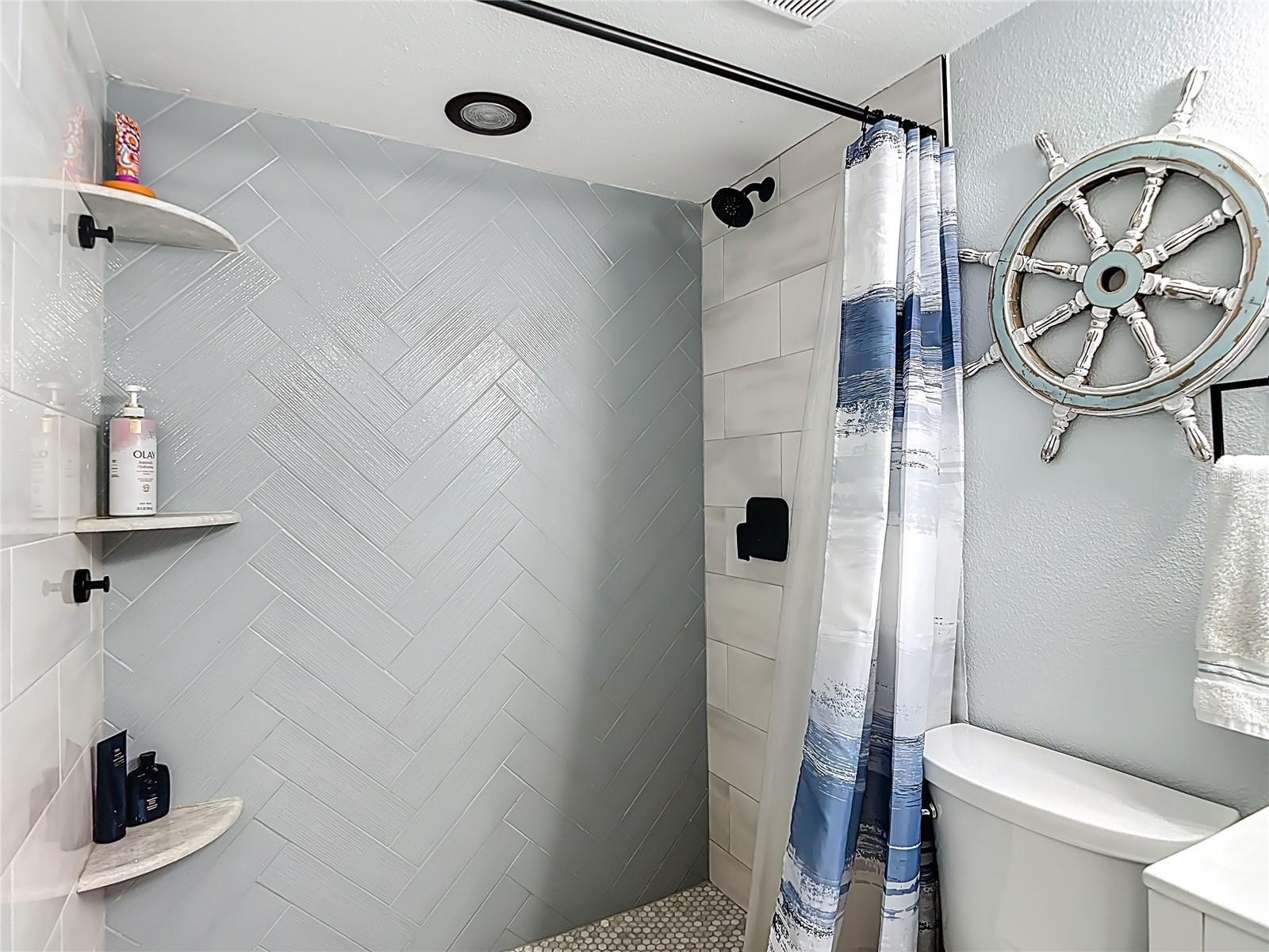 Image 17 of 32 For 2424 Tampa Bay Boulevard C106