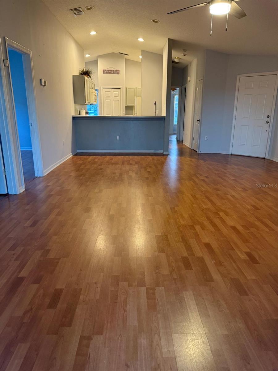 Image 4 of 15 For 15187 Harrowgate Way