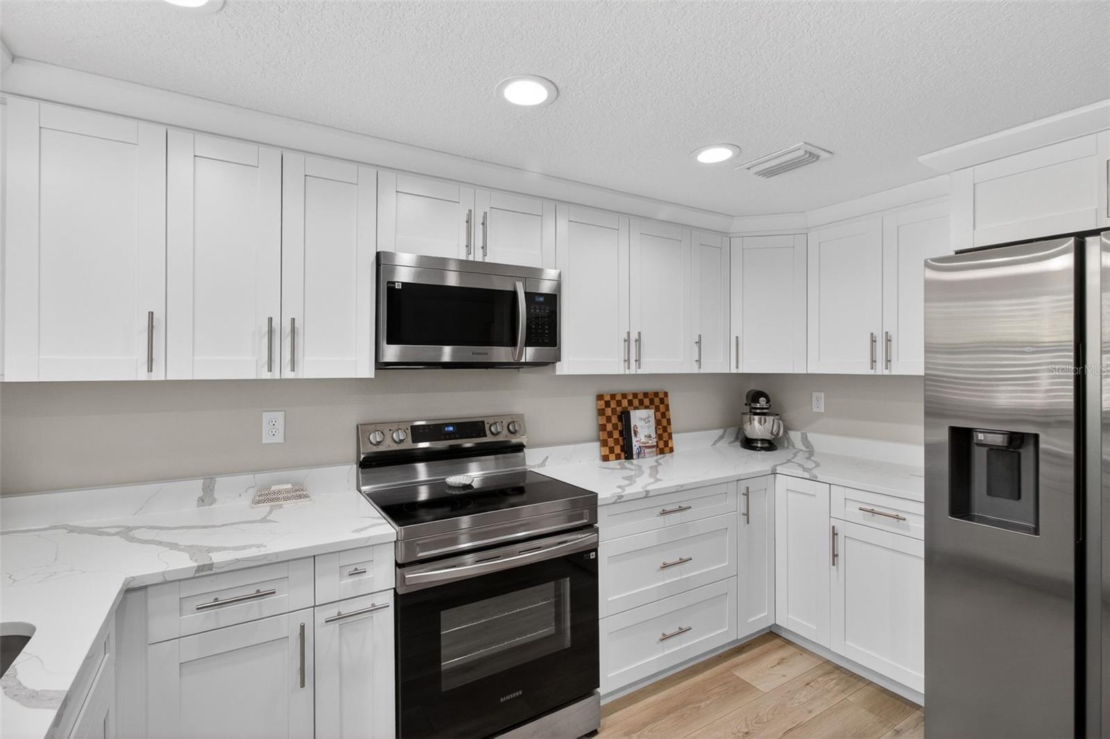 Image 15 of 56 For 823 Riverside Drive