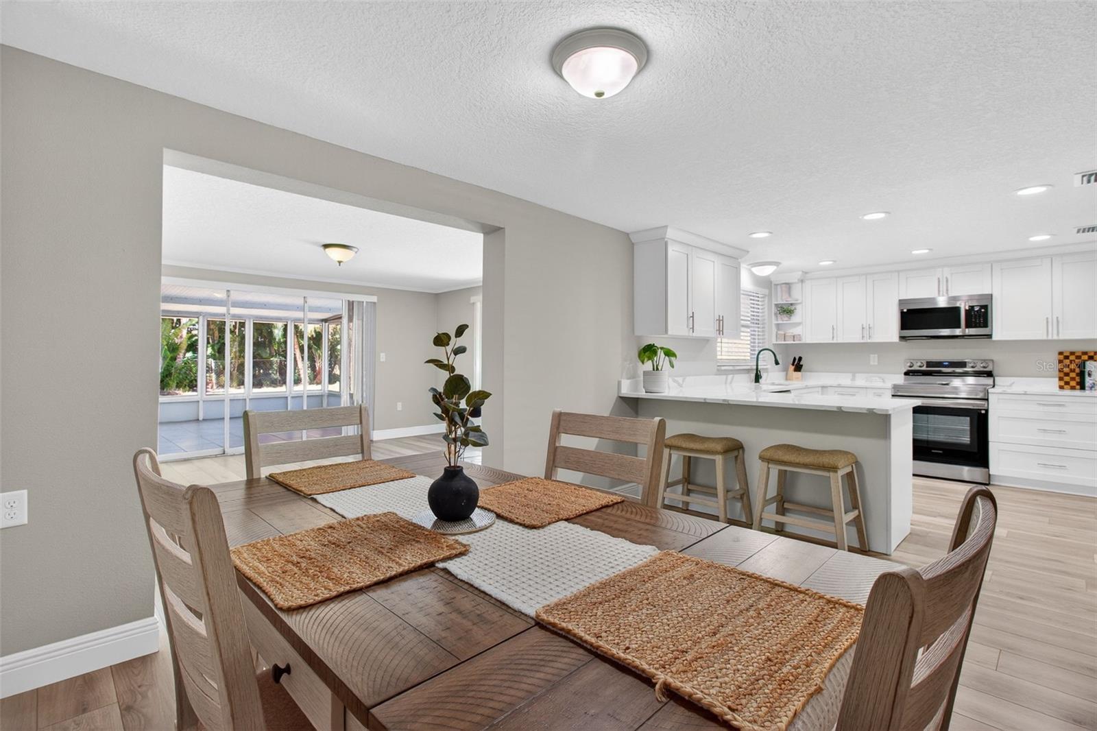 Image 17 of 56 For 823 Riverside Drive