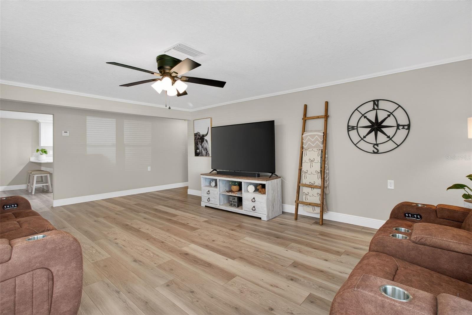 Image 20 of 56 For 823 Riverside Drive