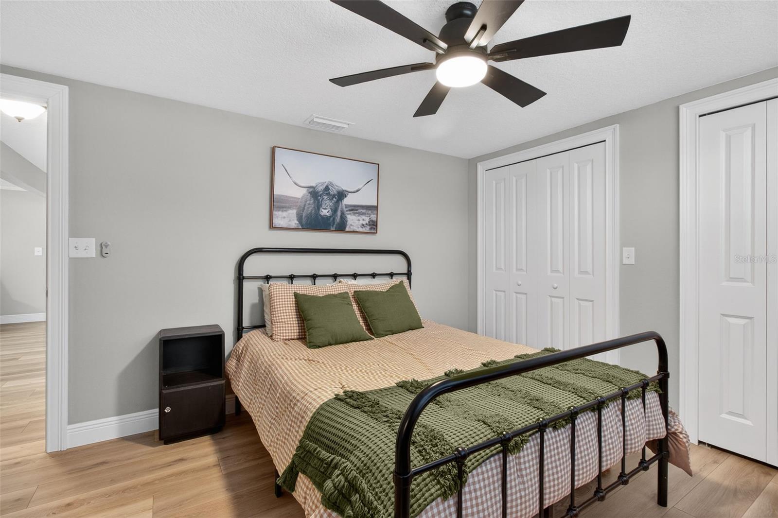 Image 23 of 56 For 823 Riverside Drive