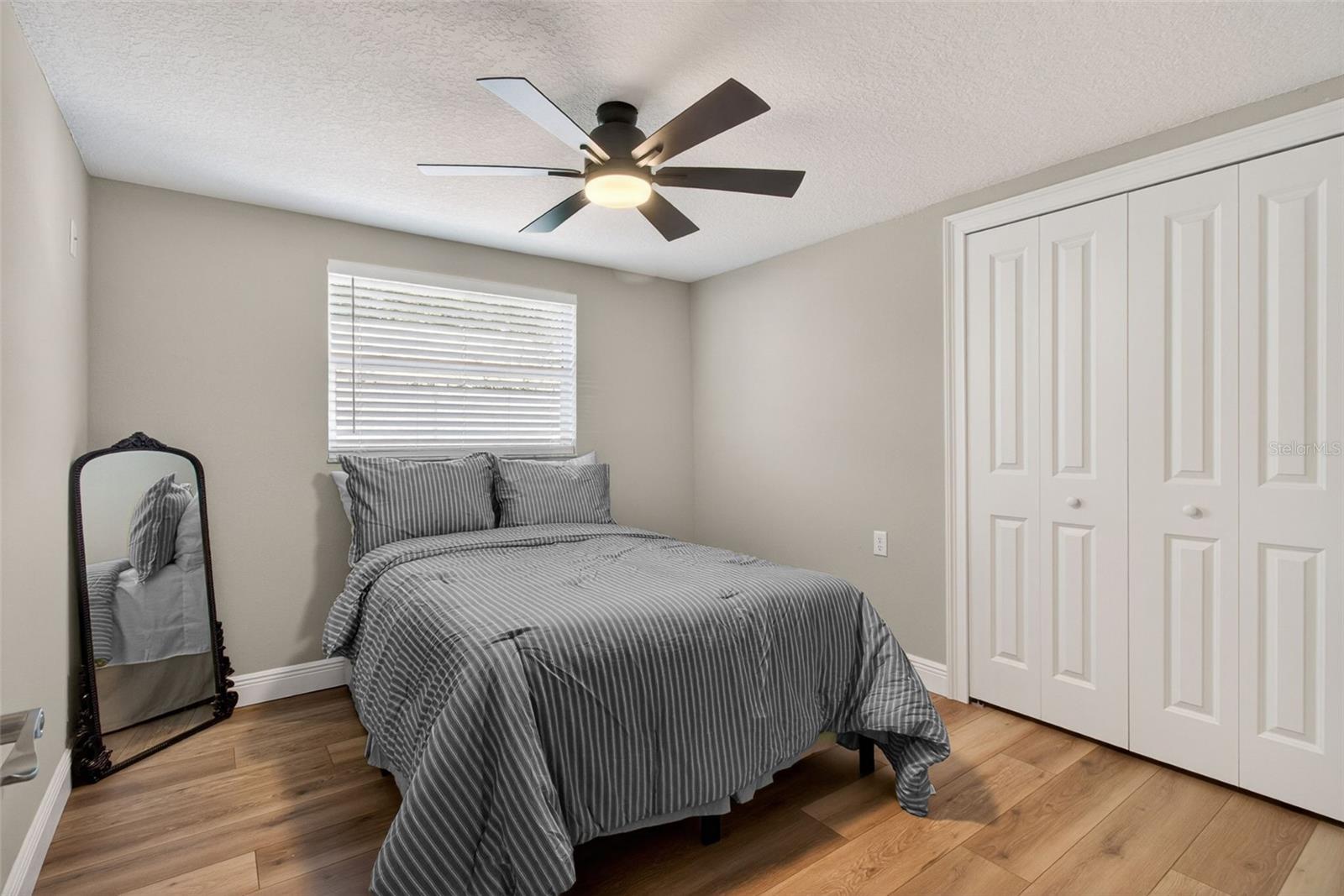 Image 27 of 56 For 823 Riverside Drive