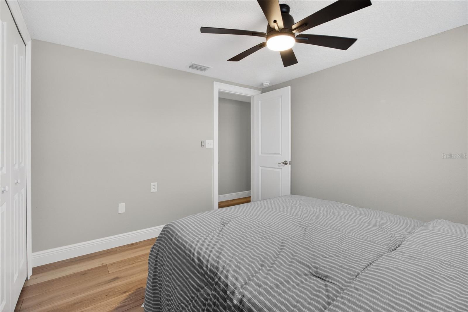 Image 28 of 56 For 823 Riverside Drive