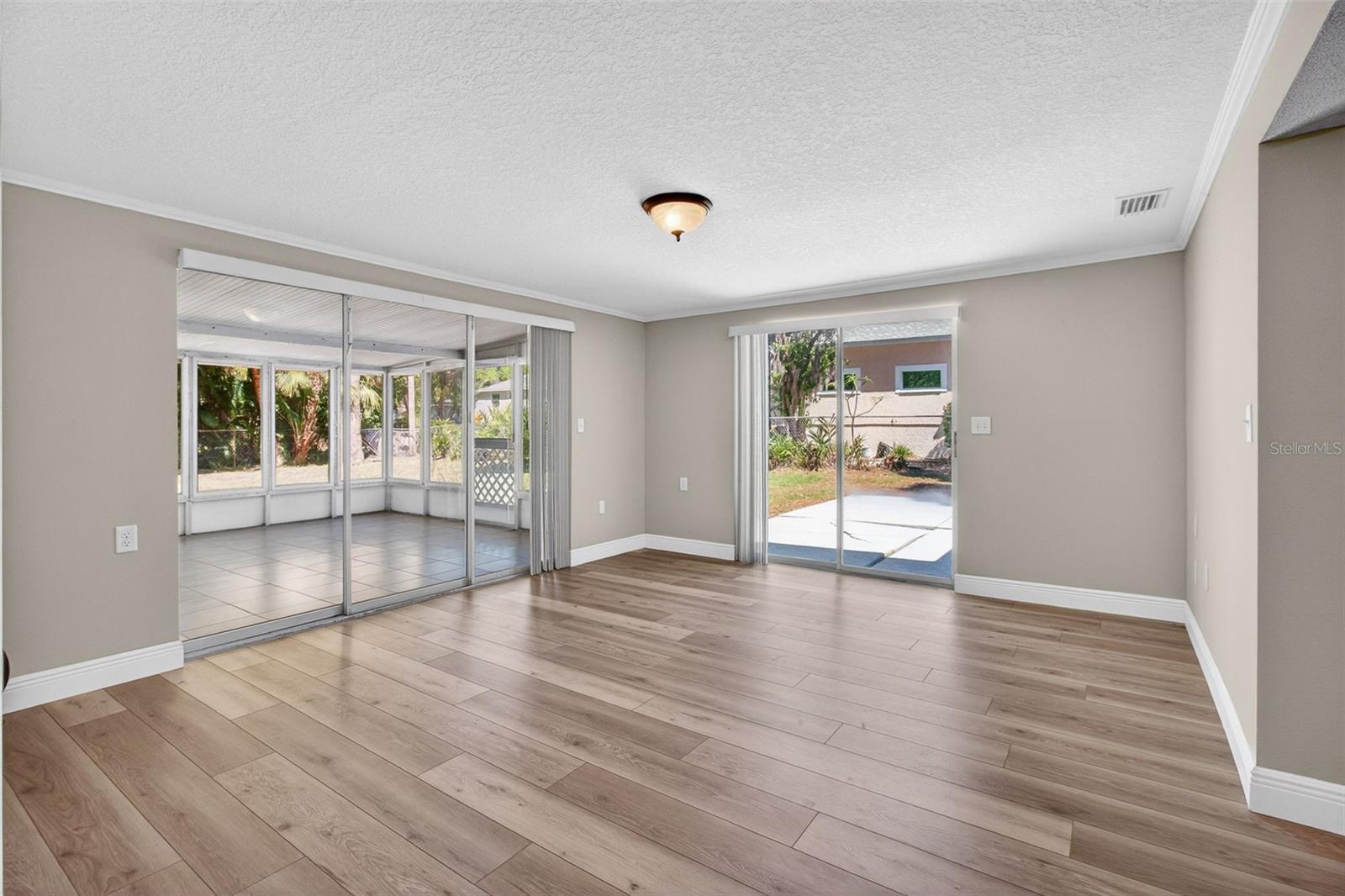 Image 29 of 56 For 823 Riverside Drive