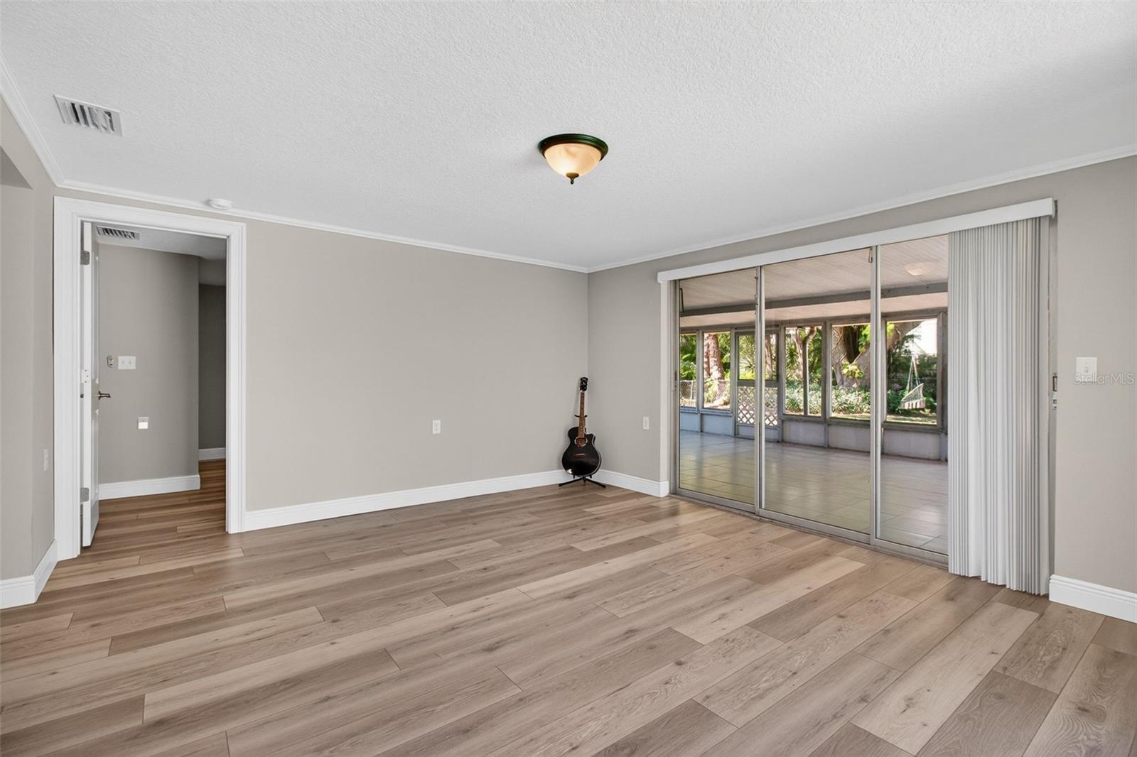 Image 31 of 56 For 823 Riverside Drive